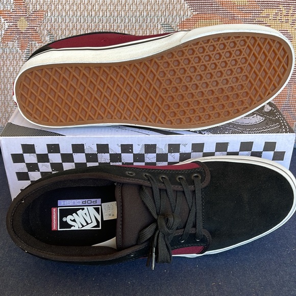 Vans WMNS Skate Chukka Low 
Port/Black
VN0A4BX402Y
Sneakers - athletic shoes - Picture 5 of 16